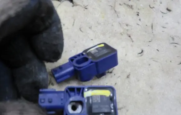 Dacia Sandero Airbag deployment crash/impact sensor