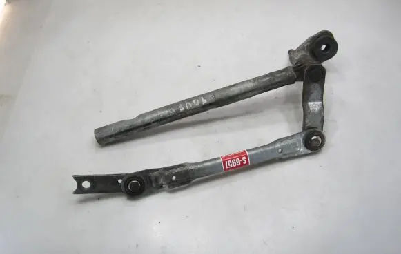 Front wiper linkage