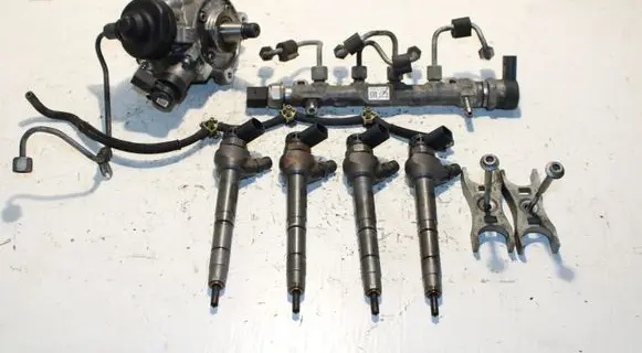 Volkswagen Golf VII Fuel injection system set 04L130277AJ 04L130755D 0445110477