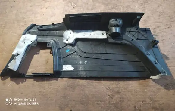 Audi Q7 4L Trunk/boot side trim panel 4L0863880