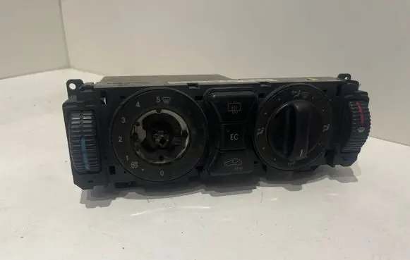 Mercedes-Benz E W210 Climate control unit 9140010371 2108303185
