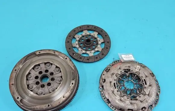 Renault Laguna III Dual mass flywheel 8200907219 IMPRK1458042