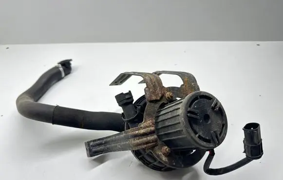 BMW 7 E65 E66 Secondary air pump 7508267 72812901