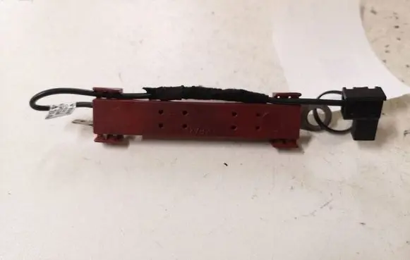 Volvo V50 Aerial antenna amplifier 8673656 13002300