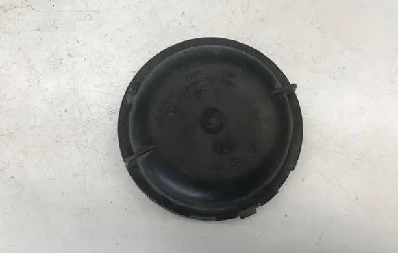 Volkswagen PASSAT B3 Headlight/headlamp dust cover 13472800