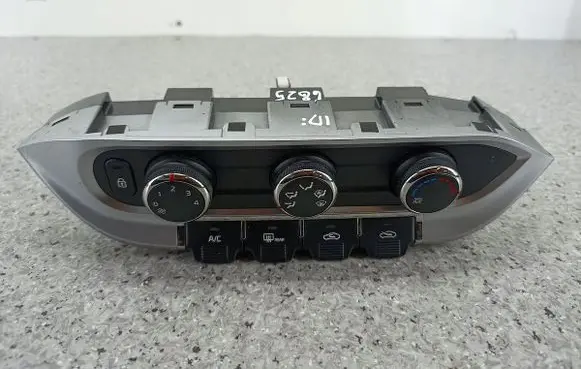 KIA Rio Climate control/heater control trim