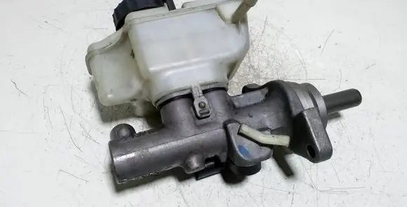 Volkswagen Caddy Master brake cylinder 1K1611301D 1K0945459A