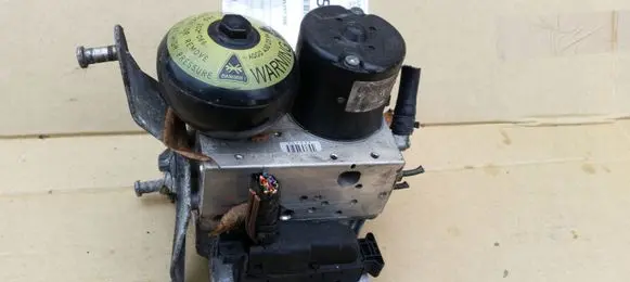 Mercedes-Benz E W211 ABS Pump A0004302394