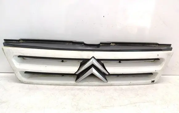 Citroen Jumper Front bumper upper radiator grill 1304699070