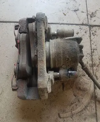 Volvo V70 Front brake caliper