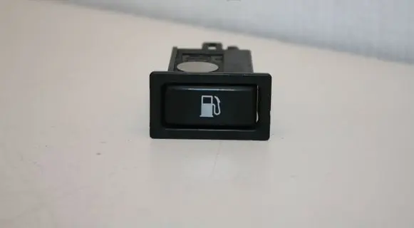 Toyota Avensis T250 Fuel tank opening switch 156795