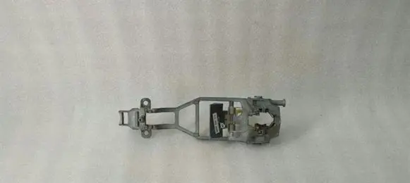 Rear door exterior handle/bracket