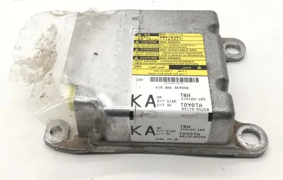 Toyota Avensis T270 Airbag control unit/module 8917005250