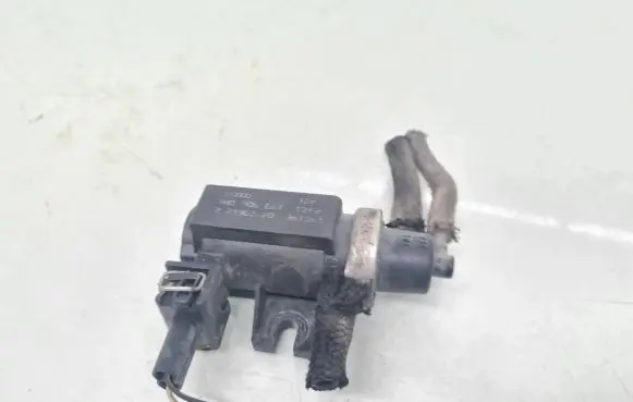 Volkswagen PASSAT B4 Turbo solenoid valve 1H0906627