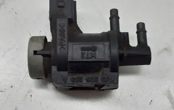 Audi A4 S4 B6 8E 8H Turbo solenoid valve 1J0906283A