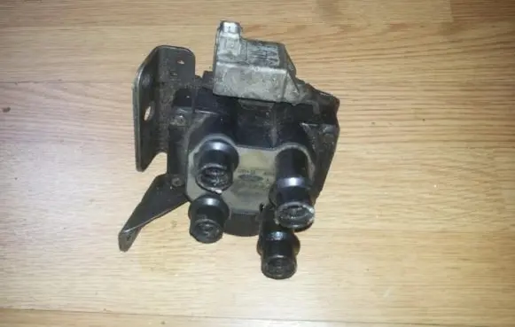 Ford Escort High voltage ignition coil 938f-12024-ca 938f12024ca