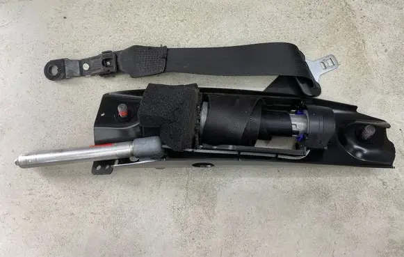 Volvo V70 Front seatbelt 39806016 6069365 6260680