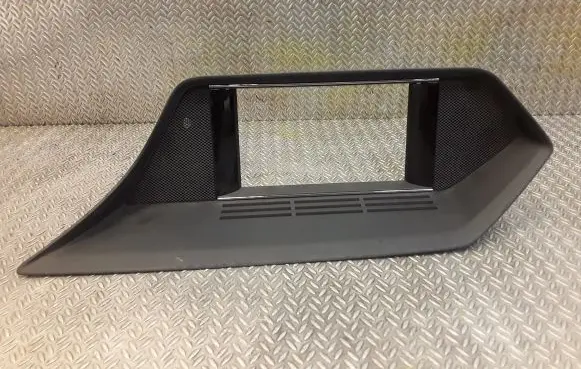 Mercedes-Benz E W212 Radio/GPS head unit trim 2126801336 A2126801336