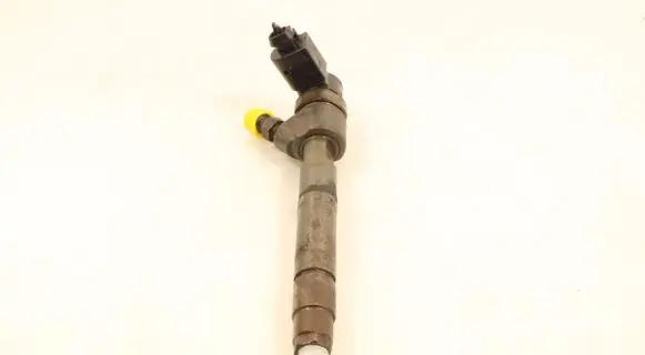 Mercedes-Benz C W203 Fuel injector 0445110177