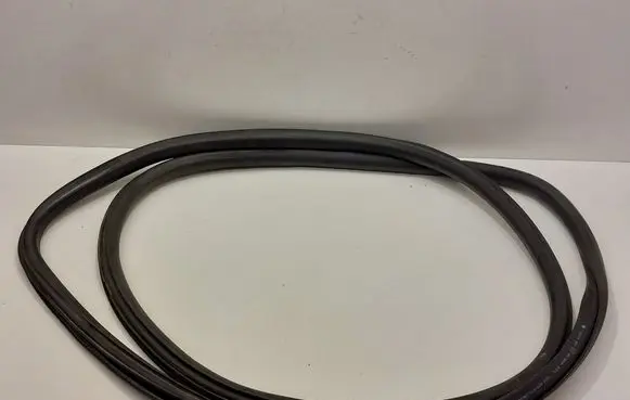 Skoda Octavia Mk2 (1Z) Front door rubber seal 1Z0867365H