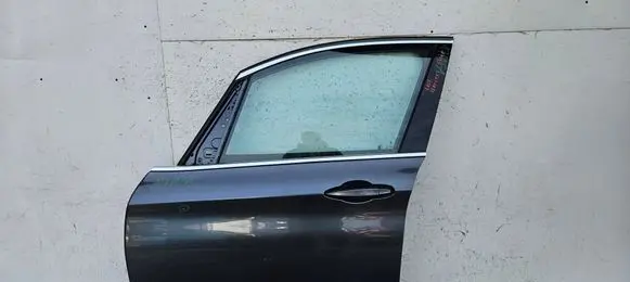 BMW 2 F46 Front door 