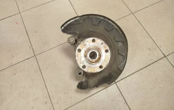 Volkswagen PASSAT B8 Front wheel hub 5Q0407257A