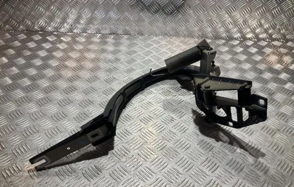 Mercedes-Benz C W205 Tailgate hinge TM26677