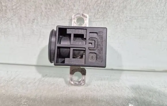 Audi Q7 4L Battery relay fuse 4F0915519