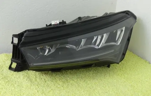 Skoda Enyaq iV Headlight/headlamp 5LB941015