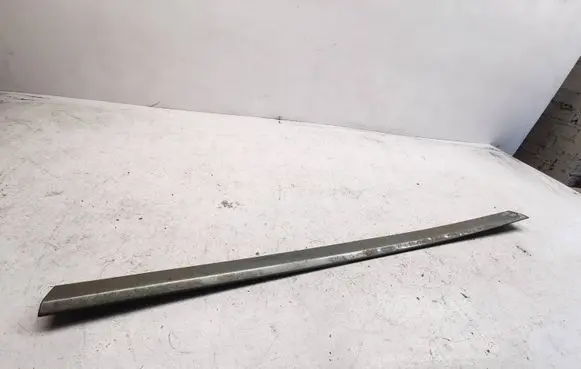 Volvo XC70 Front door trim (molding) 08693516