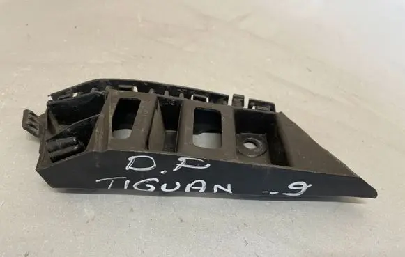 Volkswagen Tiguan Front bumper mounting bracket 5N0807184