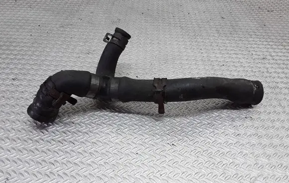 Volkswagen PASSAT B4 Engine coolant pipe/hose