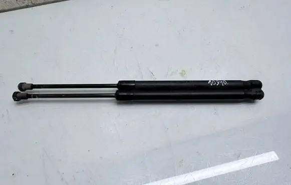 BMW 1 E81 E87 Tailgate/trunk strut/damper 7060622
