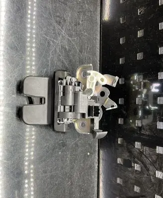 Audi Q3 8U Tailgate/trunk/boot lock/catch/latch 8R0827505A