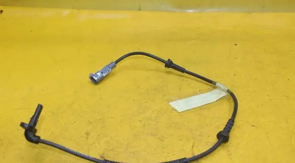 Opel Mokka X ABS brake wheel speed sensor 94544440