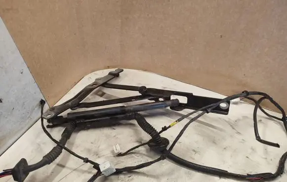 Hyundai Sonata Tailgate/trunk/boot hinge
