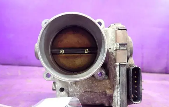 Volvo S60 Throttle body valve 8677796