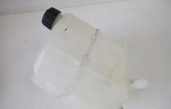 Renault Fluence Coolant expansion tank/reservoir 272687096R