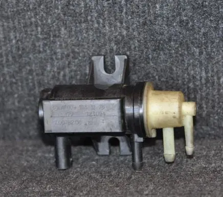 Mercedes-Benz E A207 Turbo solenoid valve
