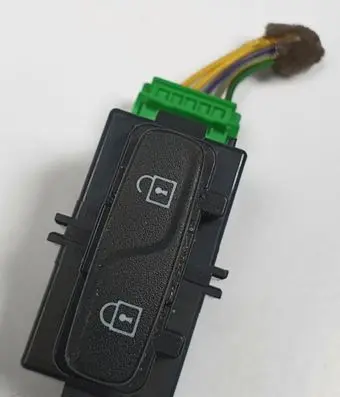 Volvo V70 Central locking switch button 31343100