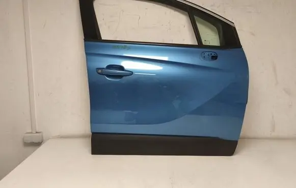 Opel Crossland X Front door