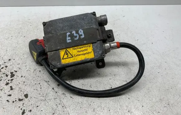 BMW 5 E39 Headlight ballast module Xenon 5DV00776029 15375700