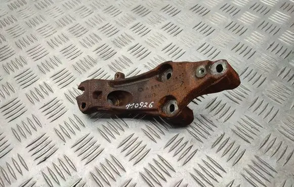 Mercedes-Benz Vito Viano W447 Engine mounting bracket A6560960500