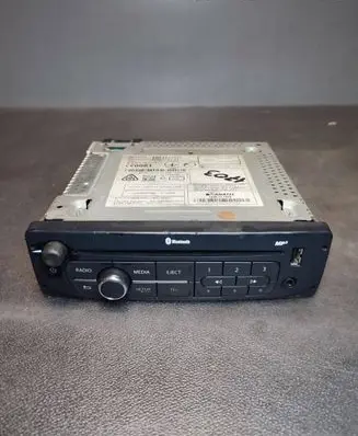 Renault Master III Radio/CD/DVD/GPS head unit 281154731R E210R0411174