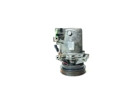 Nissan Juke I F15 Air conditioning (A/C) compressor (pump) 926003VD0A M213E240459
