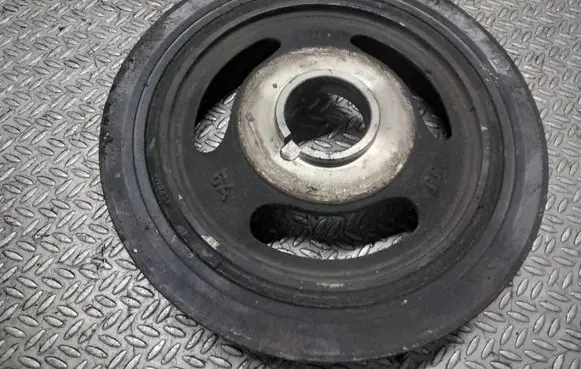 Peugeot 207 Crankshaft pulley E110124A
