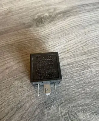Volkswagen Golf III Other relay 191955529 72HV002
