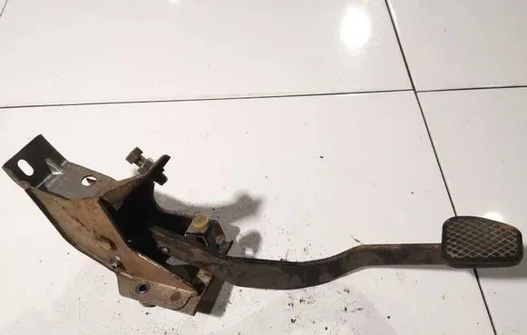 Honda CR-V Brake pedal 
