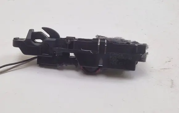 Jaguar XF X250 Glove box lock 8X2306002AD 111212