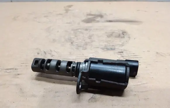 Toyota Avensis T250 Camshaft vanos timing valve 1533028020 A05C1612994